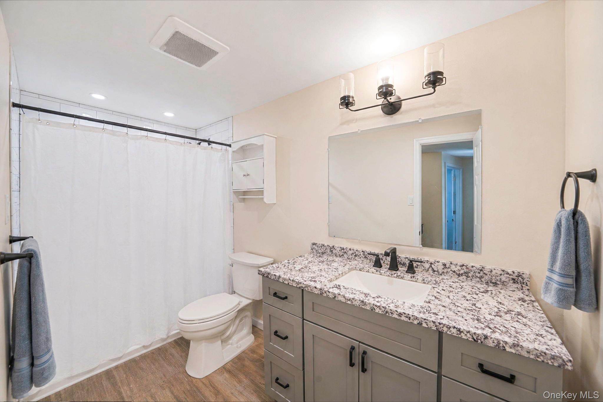 407 Birchwood Road Medford, NY 11763 - Photo 20 of 42