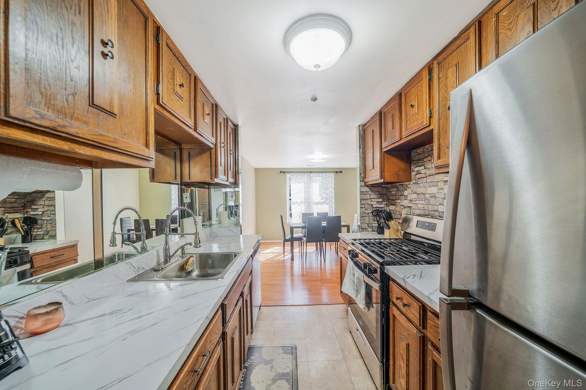 407 Birchwood Road Medford, NY 11763 - Photo 10 of 42