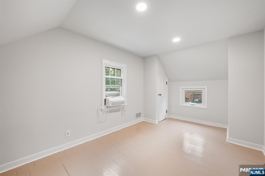 1187 Sussex Road Teaneck, NJ 07666 - Photo 22 of 36 Gallery Image 22