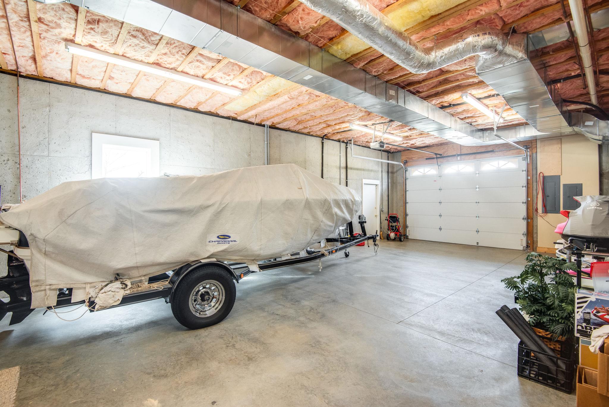 280 North Denny Road Lebanon, TN 37087 - Photo 5 of 30 a car parked in garage