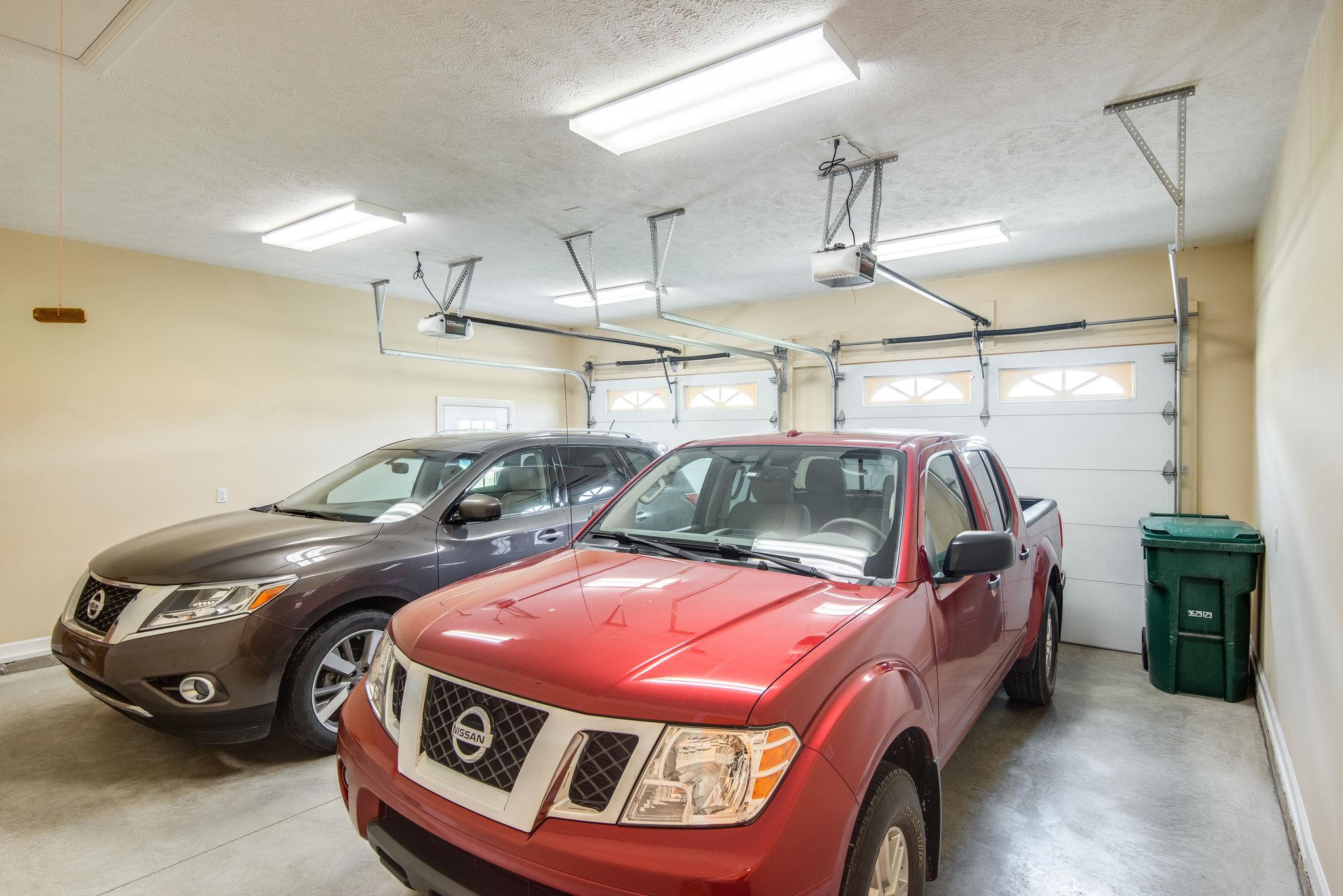 280 North Denny Road Lebanon, TN 37087 - Photo 6 of 30 a car that is parked in a garage