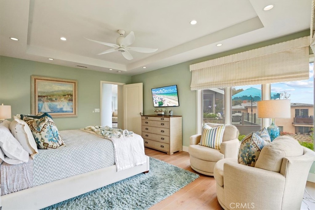 437 Emerald Bay Laguna Beach, CA 92651 - Photo 17 of 34 Primary Bedroom