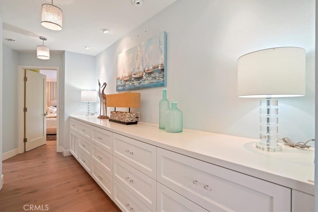 437 Emerald Bay Laguna Beach, CA 92651 - Photo 20 of 34 Hallway