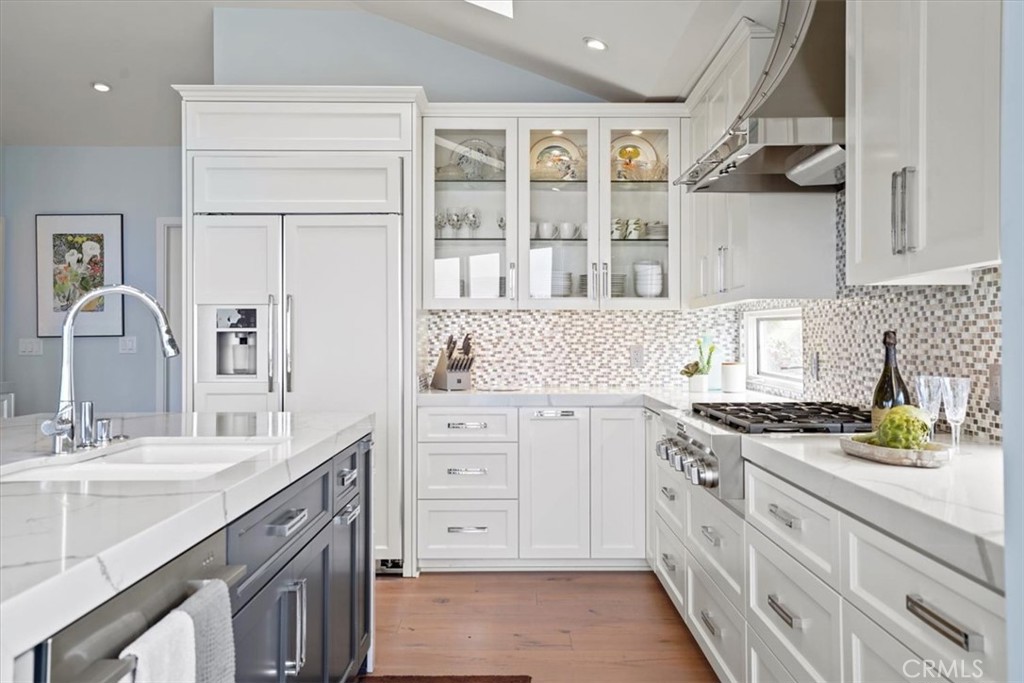 437 Emerald Bay Laguna Beach, CA 92651 - Photo 4 of 34