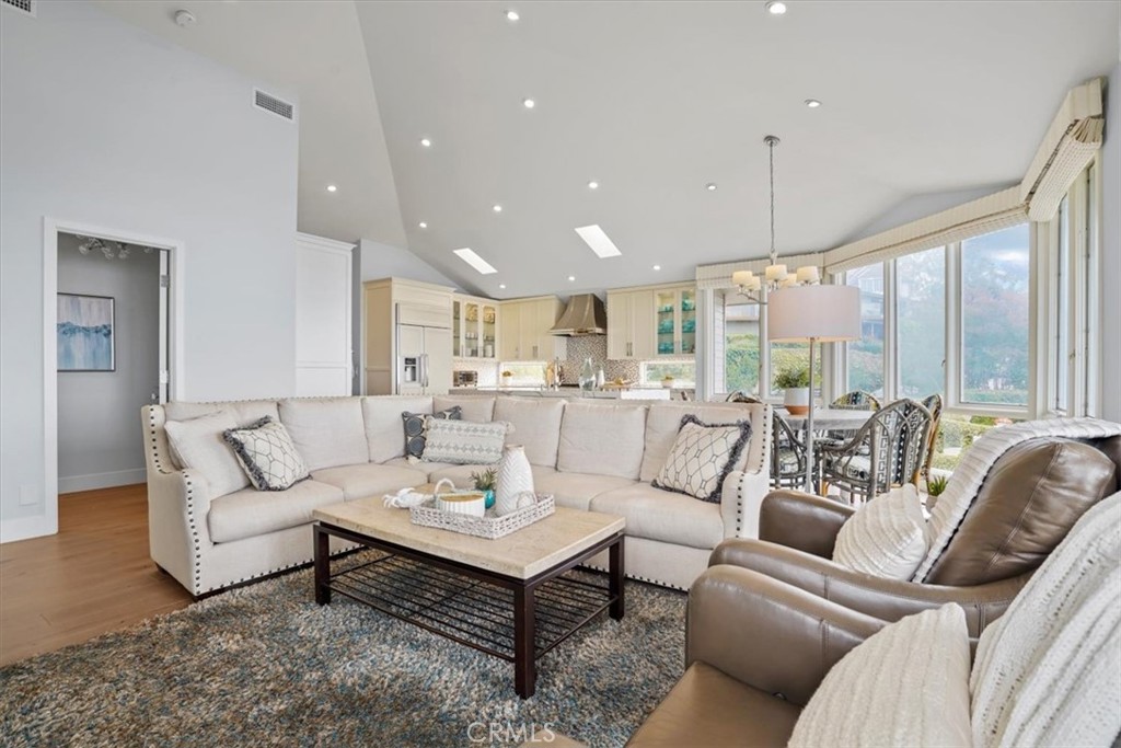 437 Emerald Bay Laguna Beach, CA 92651 - Photo 8 of 34 Family Room