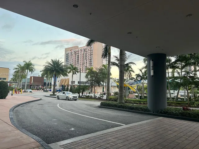 $445,000 | 5252 Northwest 85th Avenue, Unit 706, Doral, FL 33166