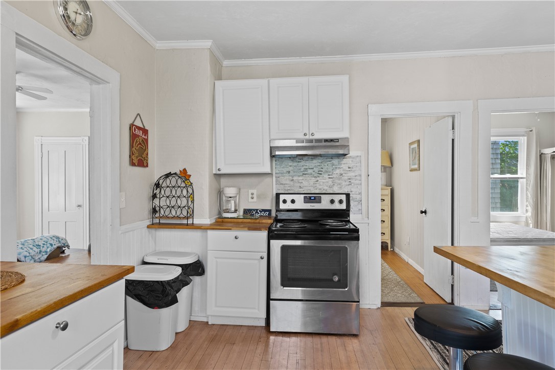 16 Dean Avenue, Unit 2 Newport, RI 02840 - Photo 12 of 21