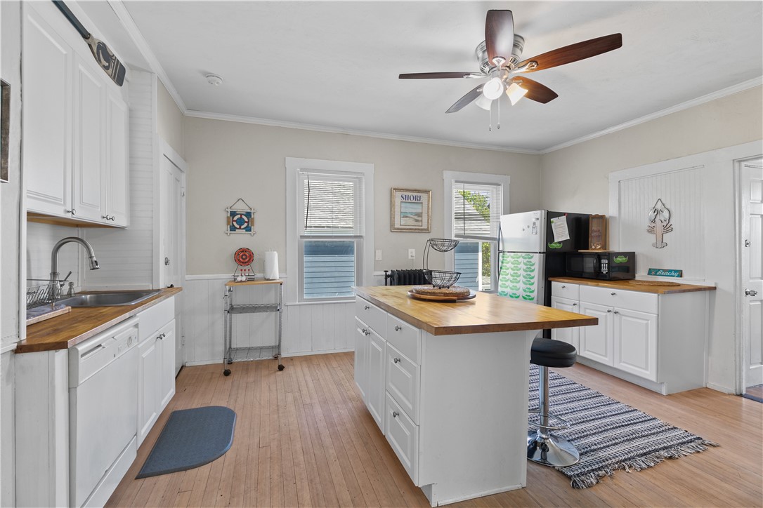 16 Dean Avenue, Unit 2 Newport, RI 02840 - Photo 13 of 21