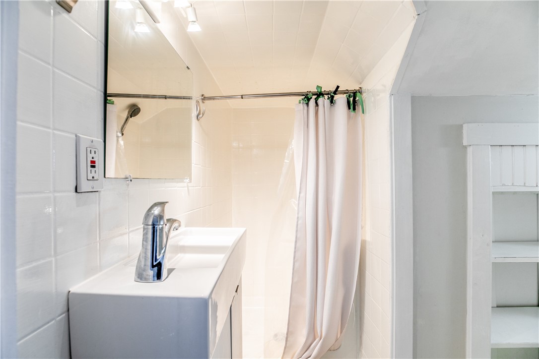 16 Dean Avenue, Unit 2 Newport, RI 02840 - Photo 16 of 21