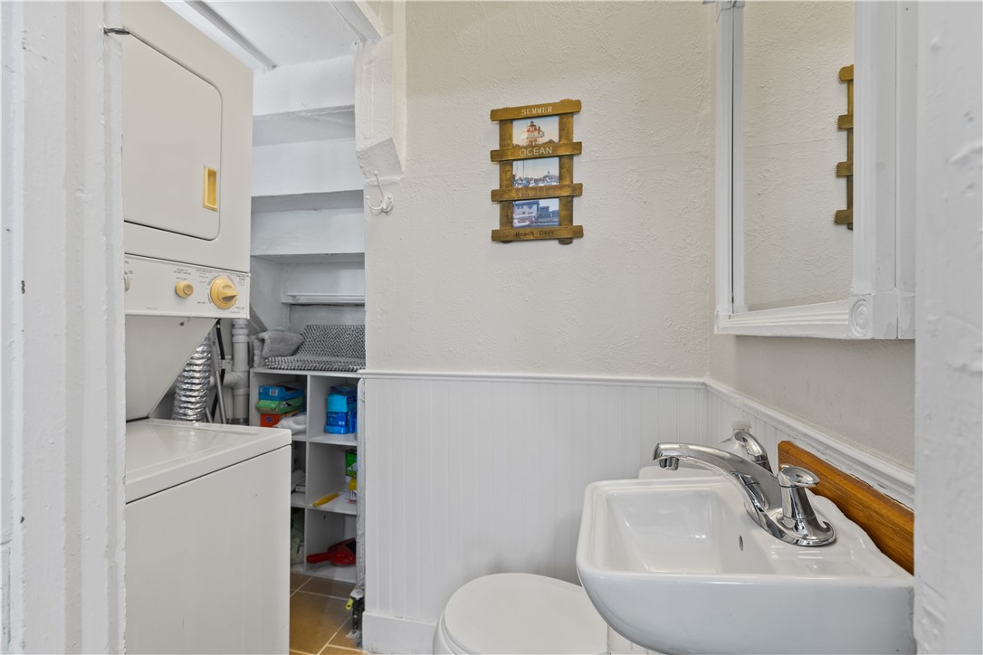 16 Dean Avenue, Unit 2 Newport, RI 02840 - Photo 6 of 21