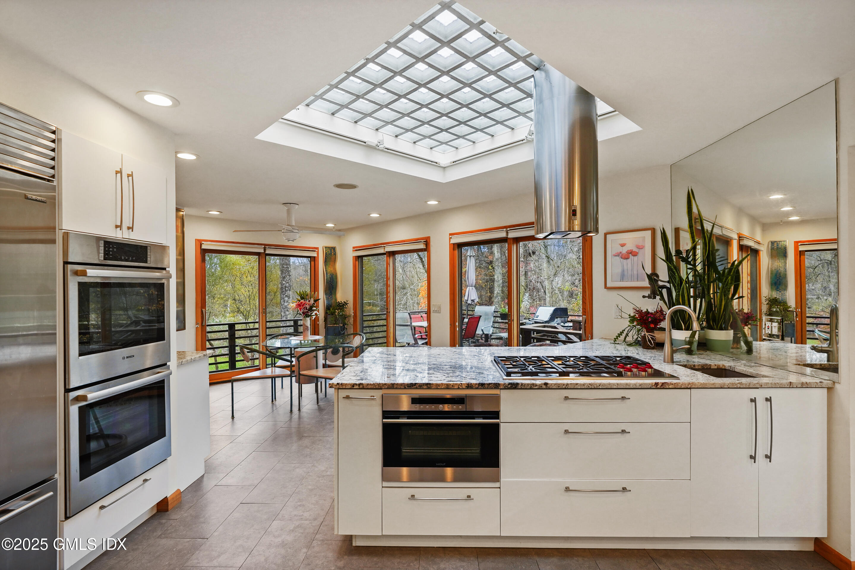 198 East Middle Patent Road Greenwich, CT 06831 - Photo 23 of 48 Kitchen delight