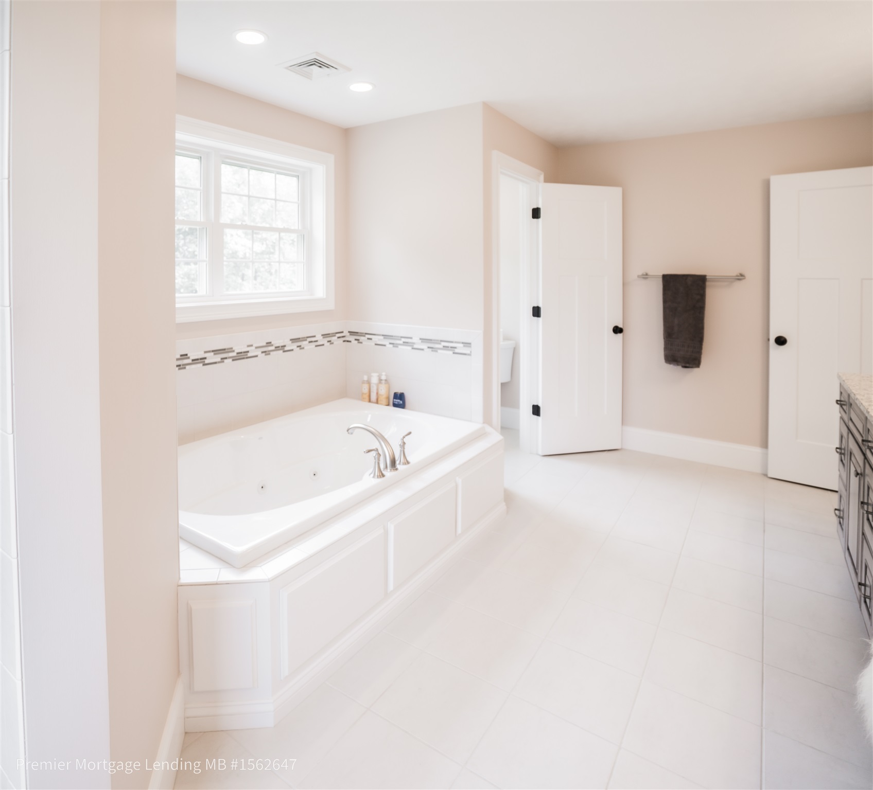 28 London Bridge Road Windham, NH 03087 - Photo 26 of 36