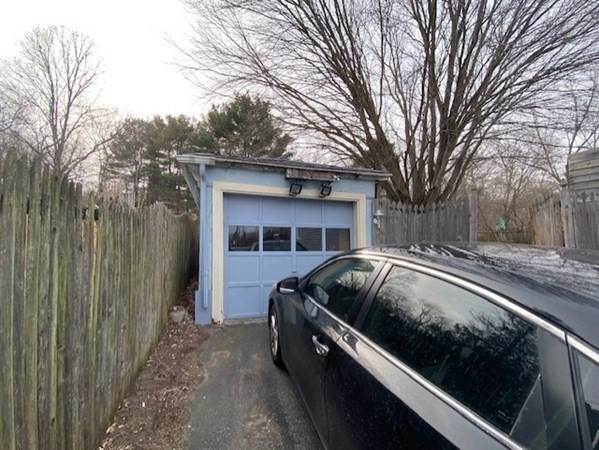 188 Thompson Road Webster, MA 01570 - Photo 4 of 15 Gallery Image 4