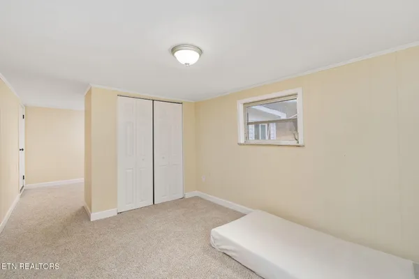 a view of a livingroom with an empty space