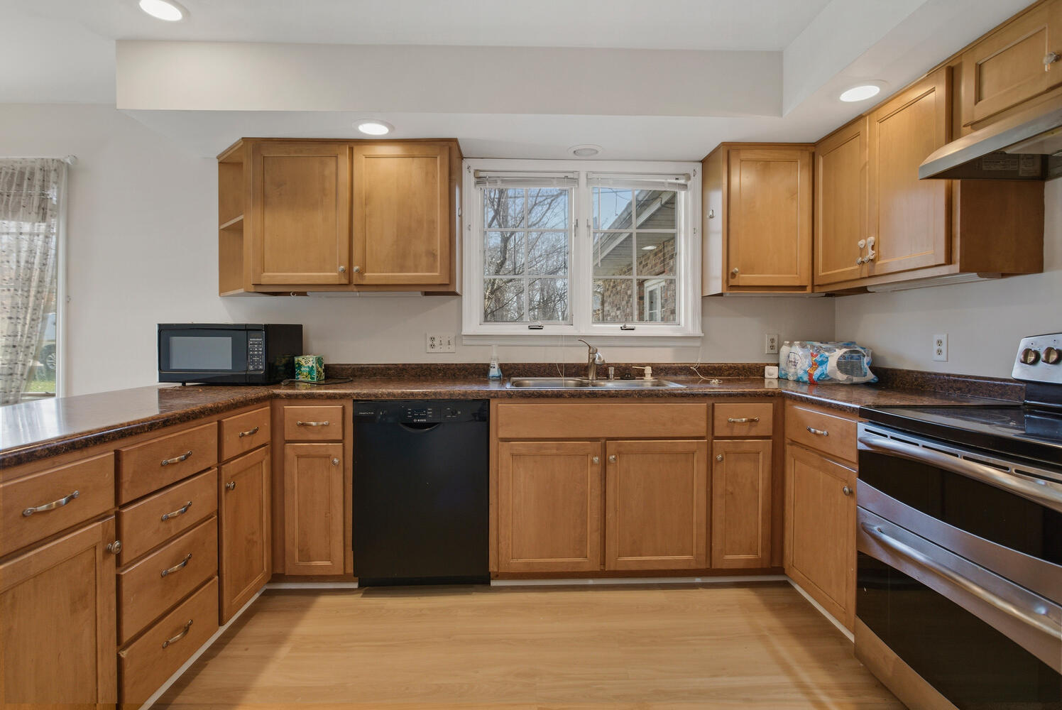 3153 Greenlake Drive Decatur, IL 62521 - Photo 12 of 46