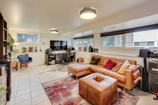 $4,750 | 321 Ferndale Road, Glenview, IL 60025