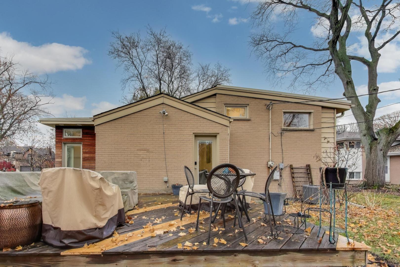 321 Ferndale Road Glenview, IL 60025 - Photo 26 of 30 a front view of a house with garden