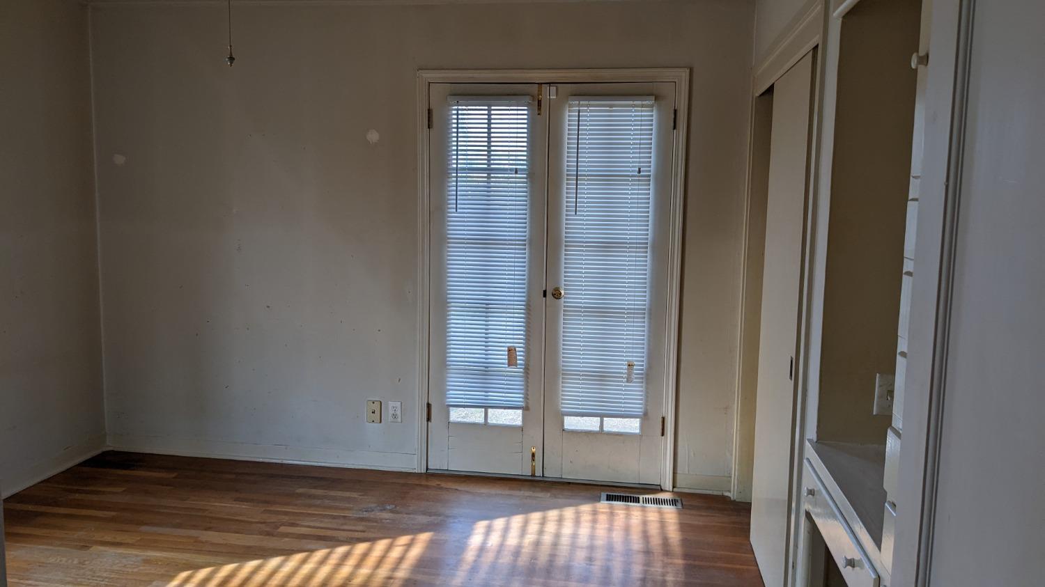 172 East Myrtle Avenue Reedley, CA 93654 - Photo 14 of 24 Gallery Image 14