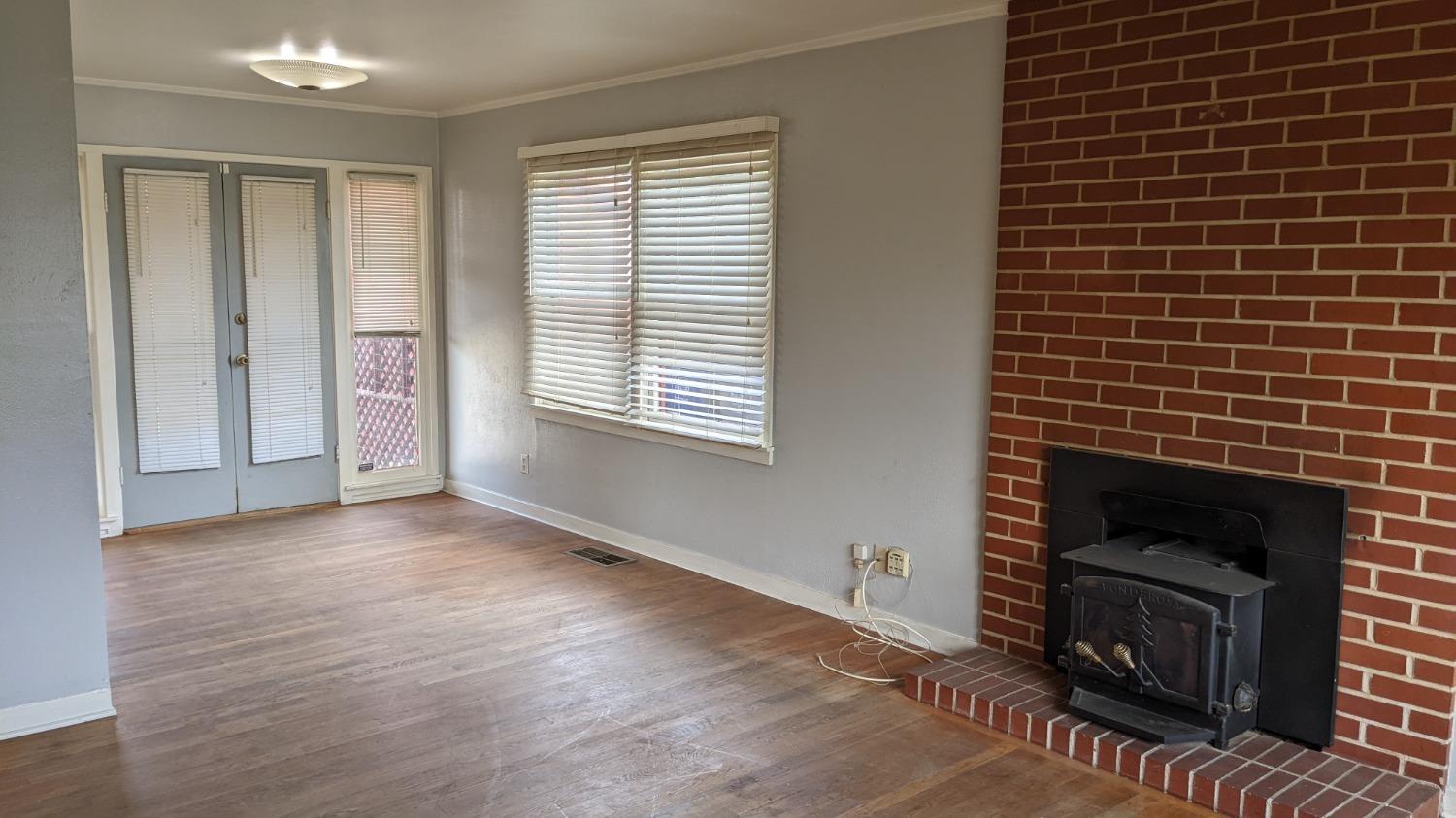 172 East Myrtle Avenue Reedley, CA 93654 - Photo 10 of 24 Gallery Image 10