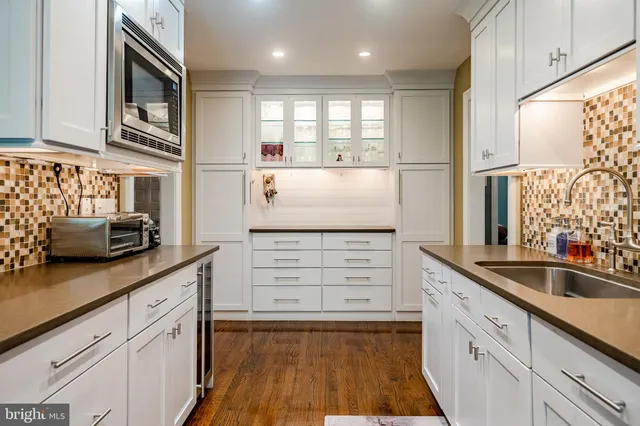 $1,400,000 | 1256 Round Hill Road, Bryn Mawr, PA 19010