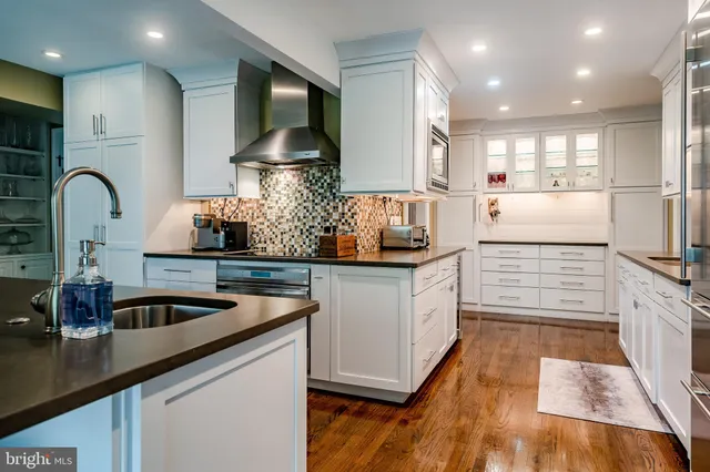 $1,400,000 | 1256 Round Hill Road, Bryn Mawr, PA 19010