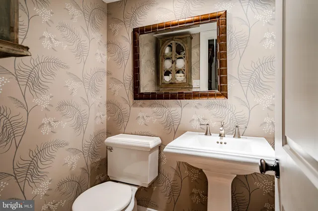 $1,400,000 | 1256 Round Hill Road, Bryn Mawr, PA 19010