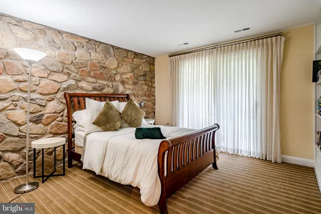 $1,400,000 | 1256 Round Hill Road, Bryn Mawr, PA 19010