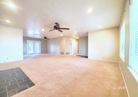 2025 West Ridgecrest Boulevard Ridgecrest, CA 93555 - Photo 10 of 33