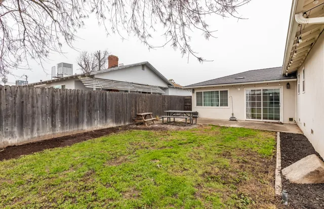$290,000 | 1904 North Burl Drive, Hanford, CA 93230