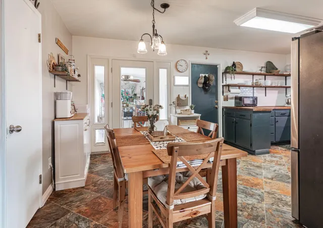 $290,000 | 1904 North Burl Drive, Hanford, CA 93230