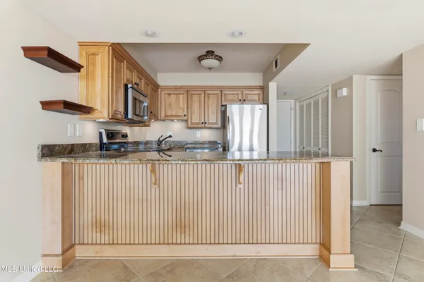 $344,900 | 520 Beach Boulevard, Unit 405, Biloxi, MS 39530
