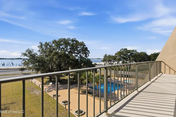 $344,900 | 520 Beach Boulevard, Unit 405, Biloxi, MS 39530