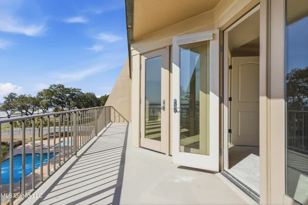 $344,900 | 520 Beach Boulevard, Unit 405, Biloxi, MS 39530
