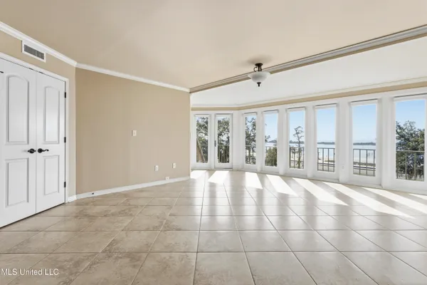 $344,900 | 520 Beach Boulevard, Unit 405, Biloxi, MS 39530