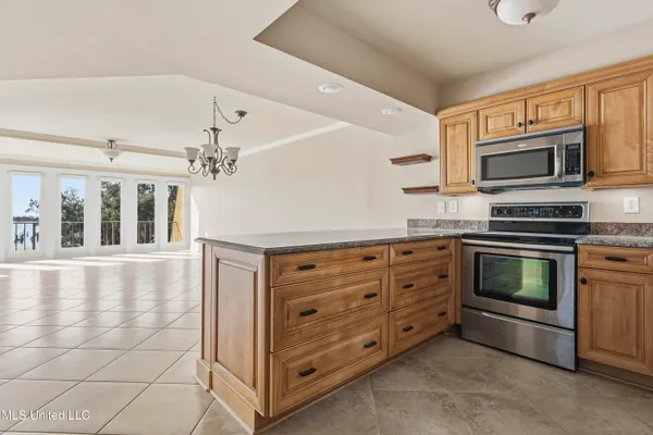 $344,900 | 520 Beach Boulevard, Unit 405, Biloxi, MS 39530