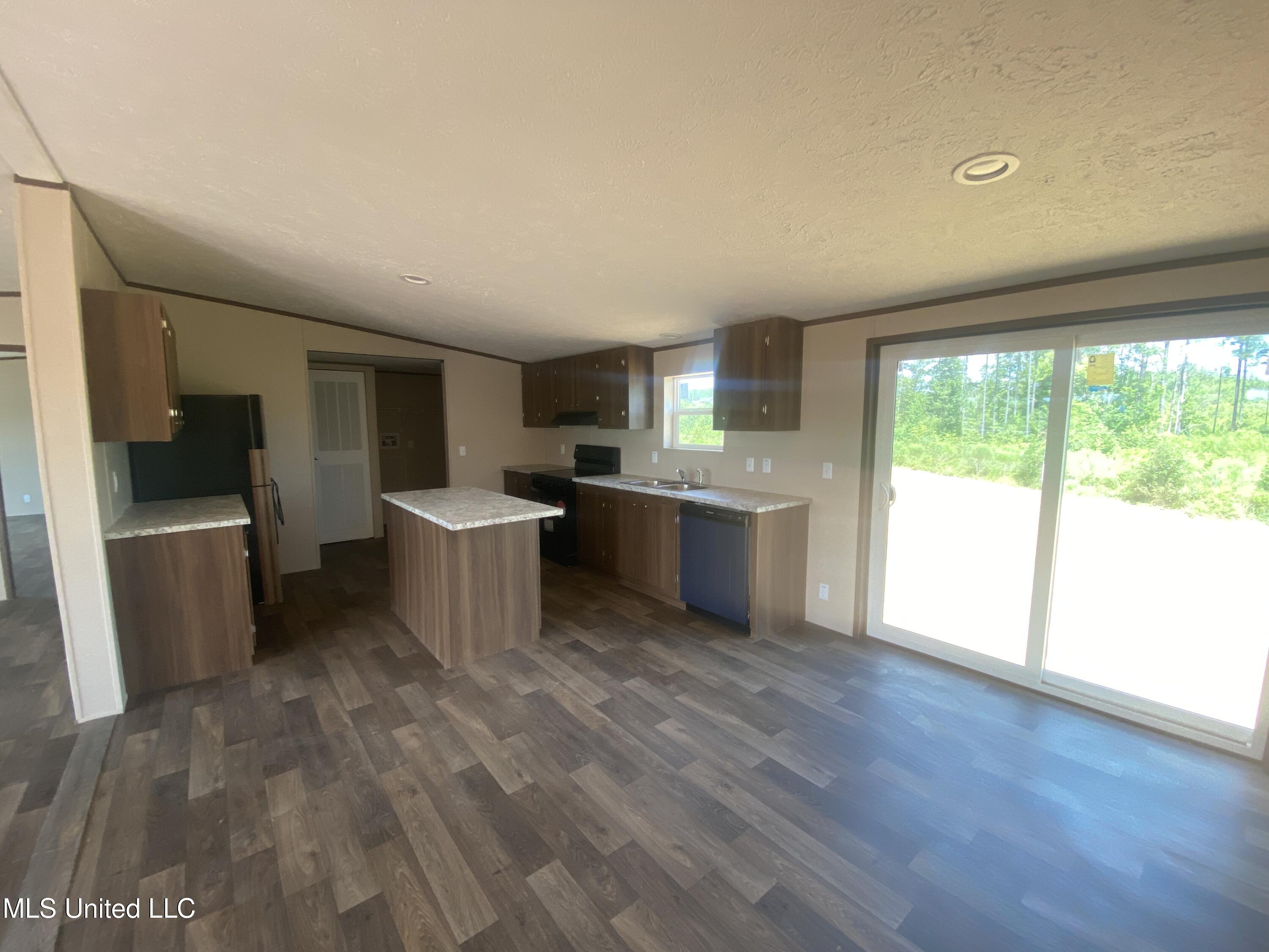 2456 Red Dog Road Carthage, MS 39051 - Photo 6 of 20 IMG_0586