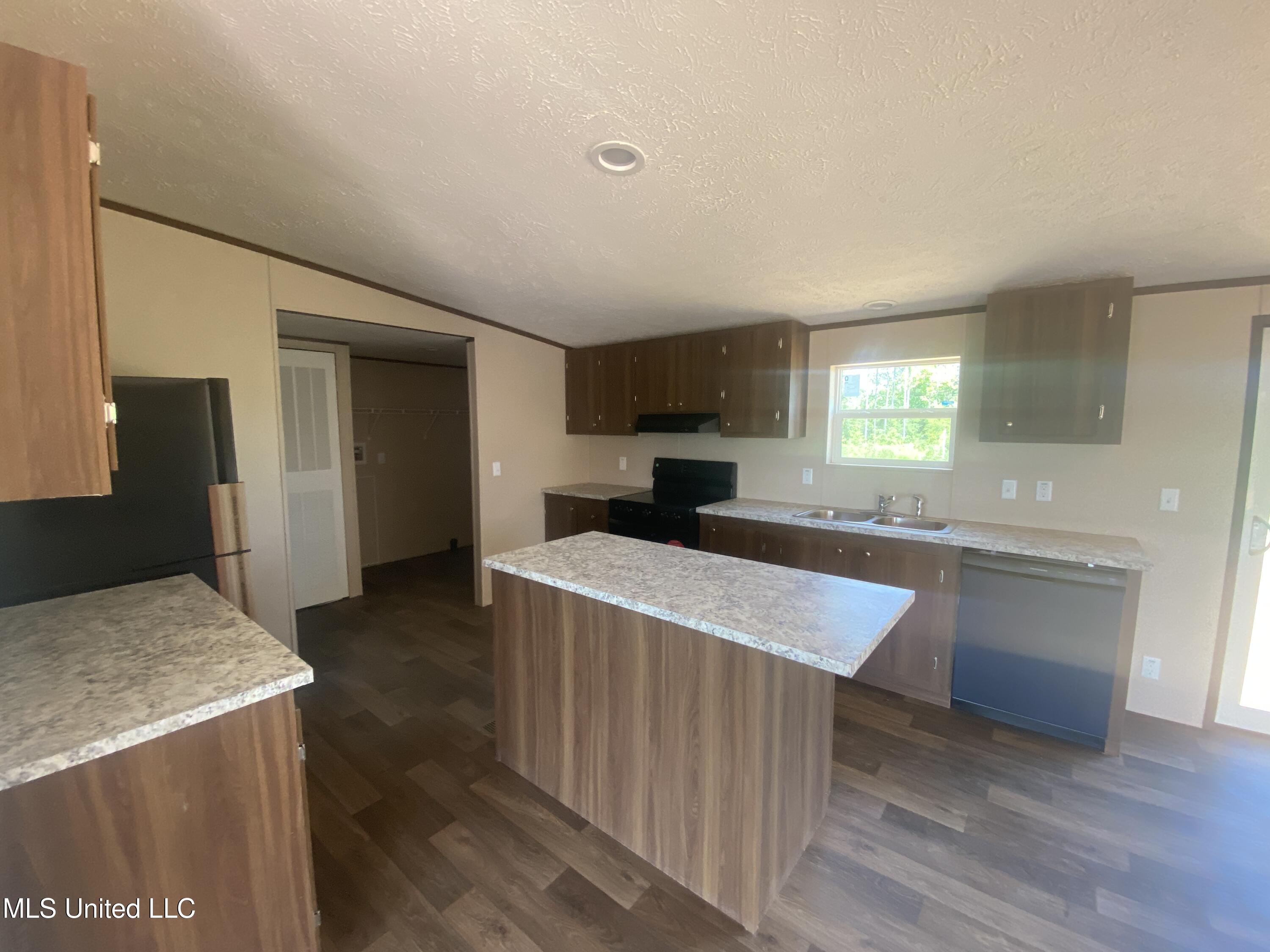 2456 Red Dog Road Carthage, MS 39051 - Photo 8 of 20 IMG_0587