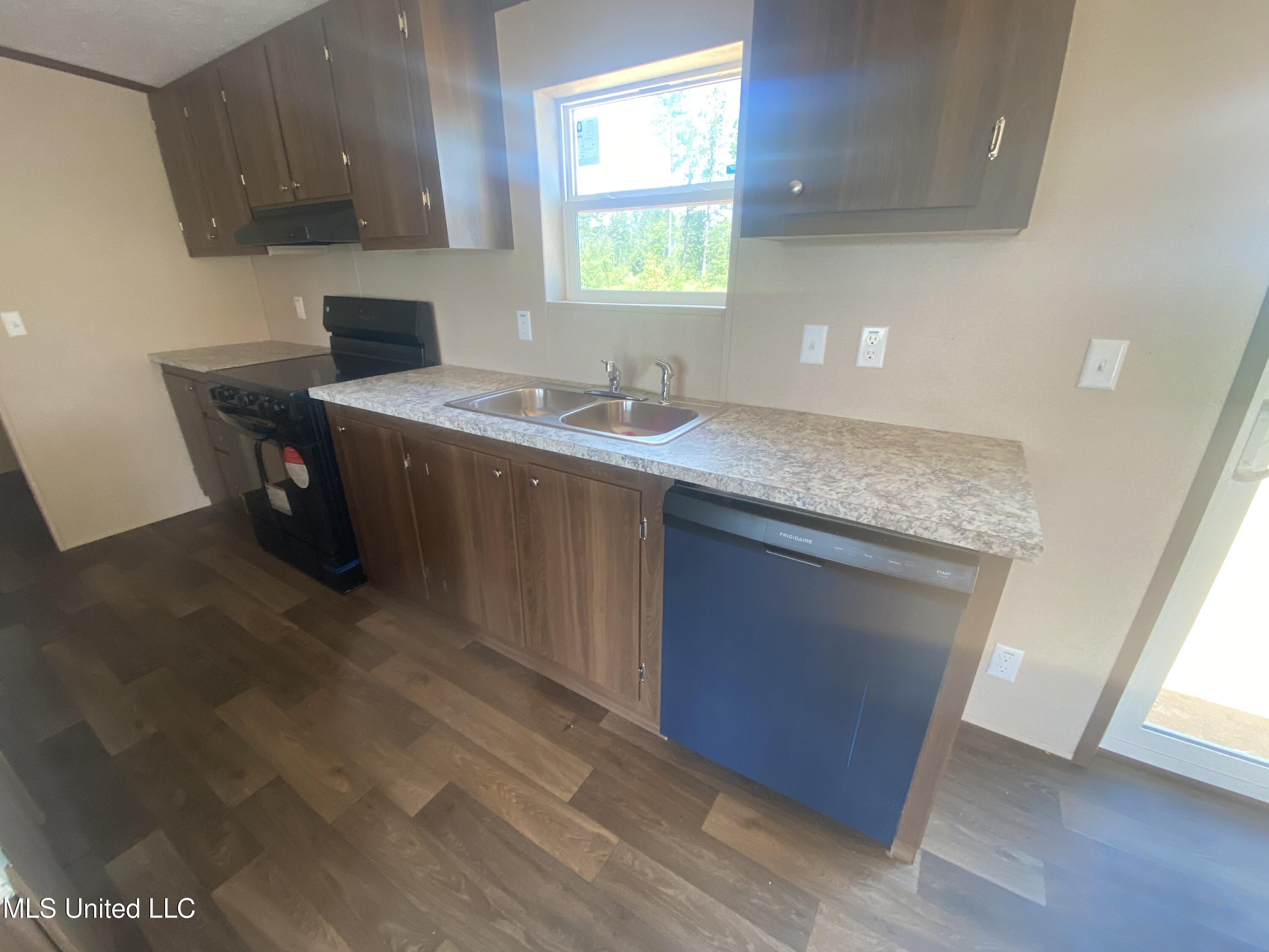 2456 Red Dog Road Carthage, MS 39051 - Photo 10 of 20 IMG_0589