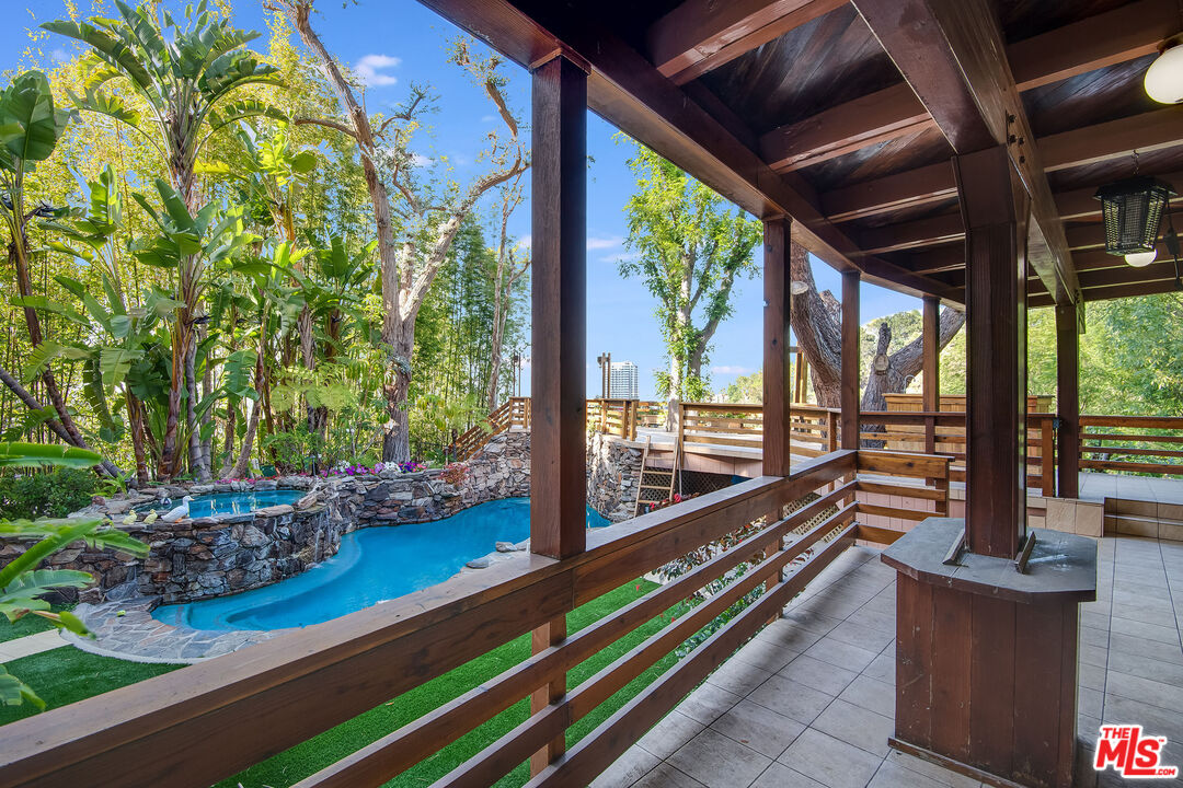 3572 Multiview Drive Los Angeles, CA 90068 - Photo 20 of 51 a view of two chairs in a patio