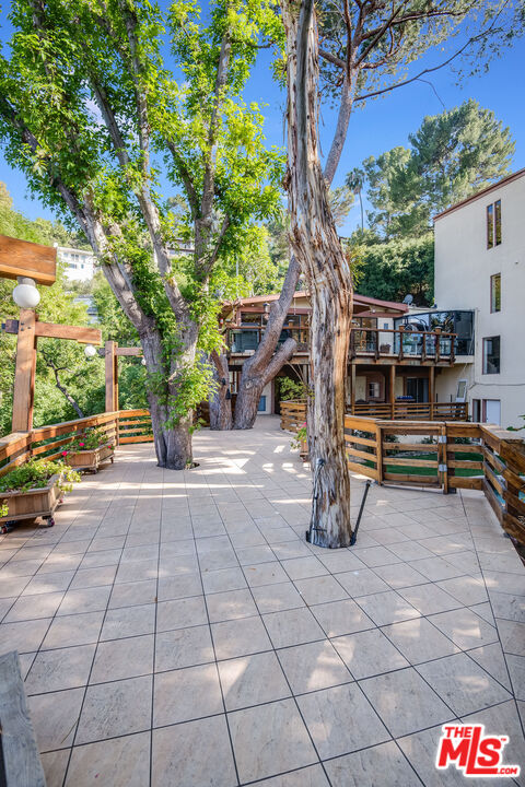 3572 Multiview Drive Los Angeles, CA 90068 - Photo 24 of 51 a view of outdoor space and deck