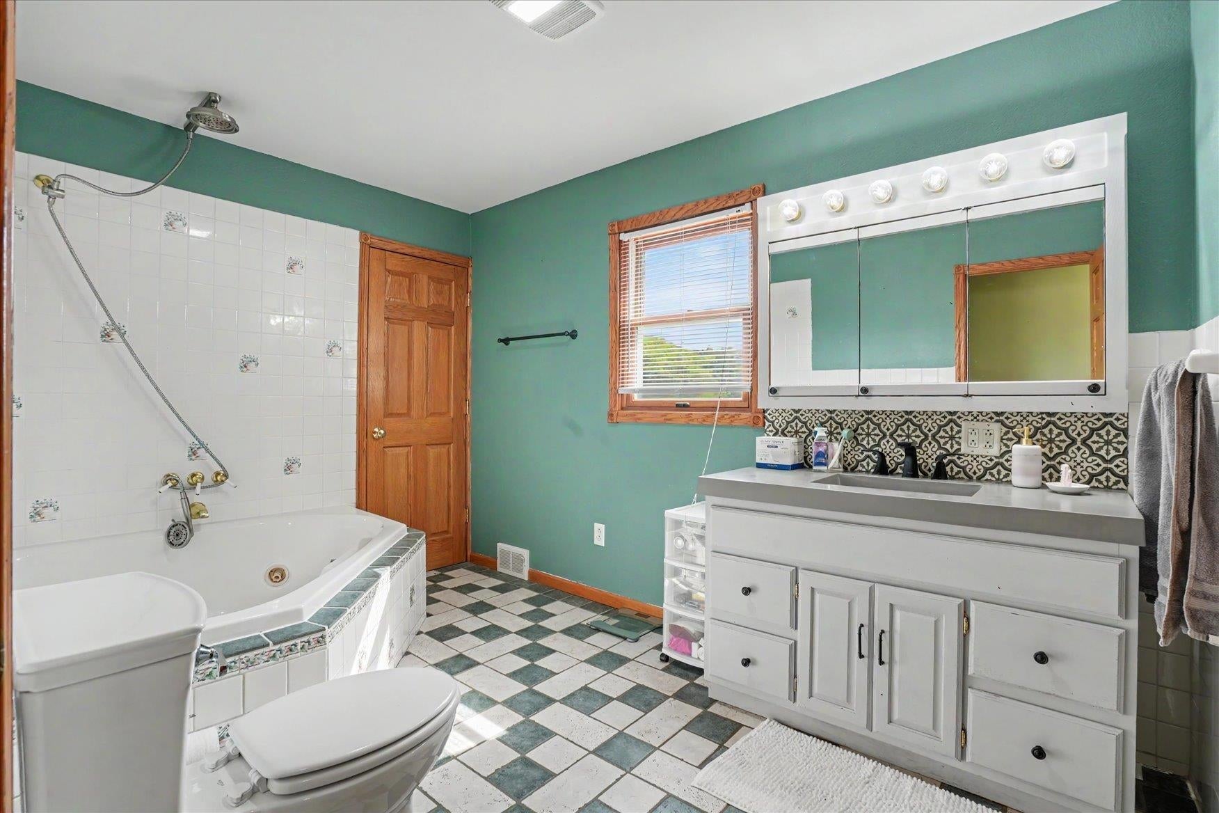 749 Edith Street Dubuque, IA 52001 - Photo 15 of 37 Gallery Image 15
