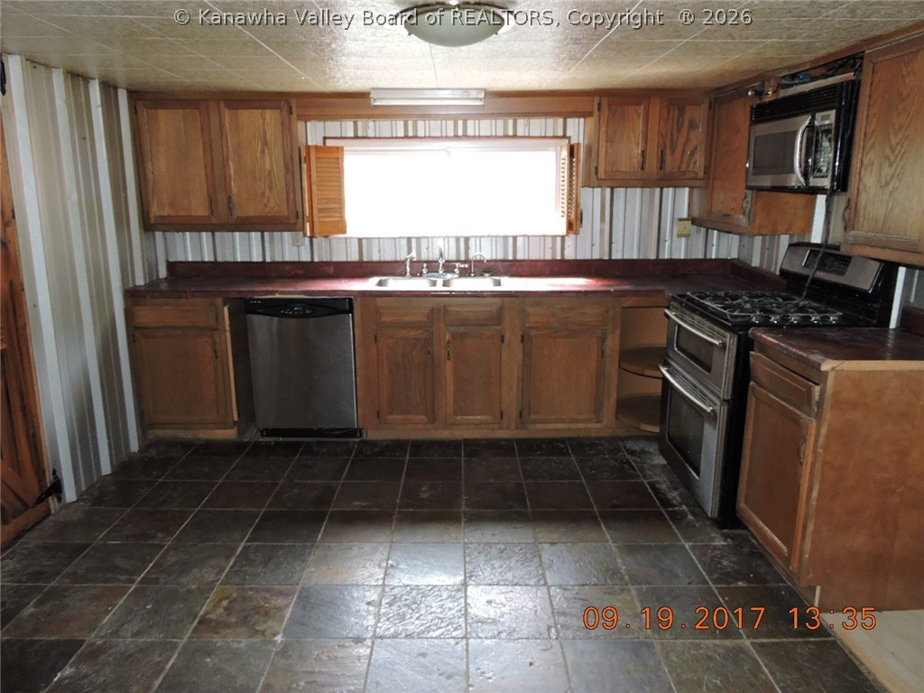 9149 Coal River Road Seth, WV 25181 - Photo 6 of 19 Gallery Image 6