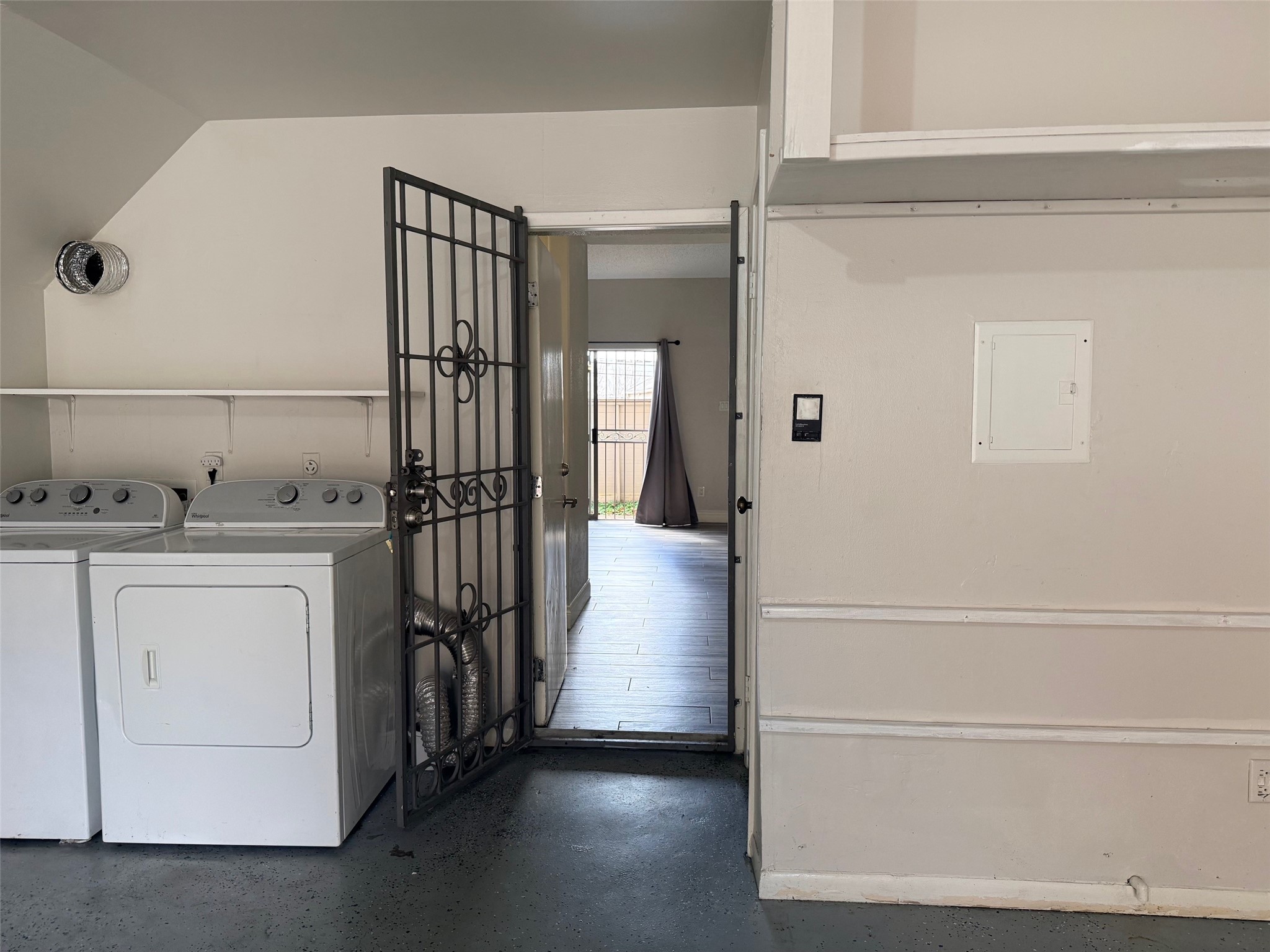 6701 Sands Point Drive, Unit 48 Houston, TX 77074 - Photo 26 of 30 a view of hallway with furniture