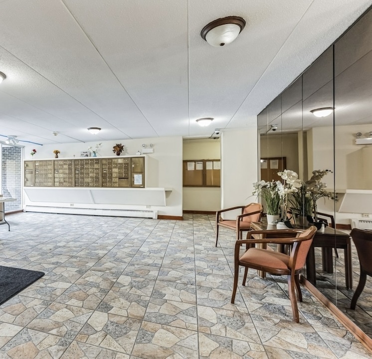 225 South Rohlwing Road, Unit 206 Palatine, IL 60074 - Photo 11 of 14
