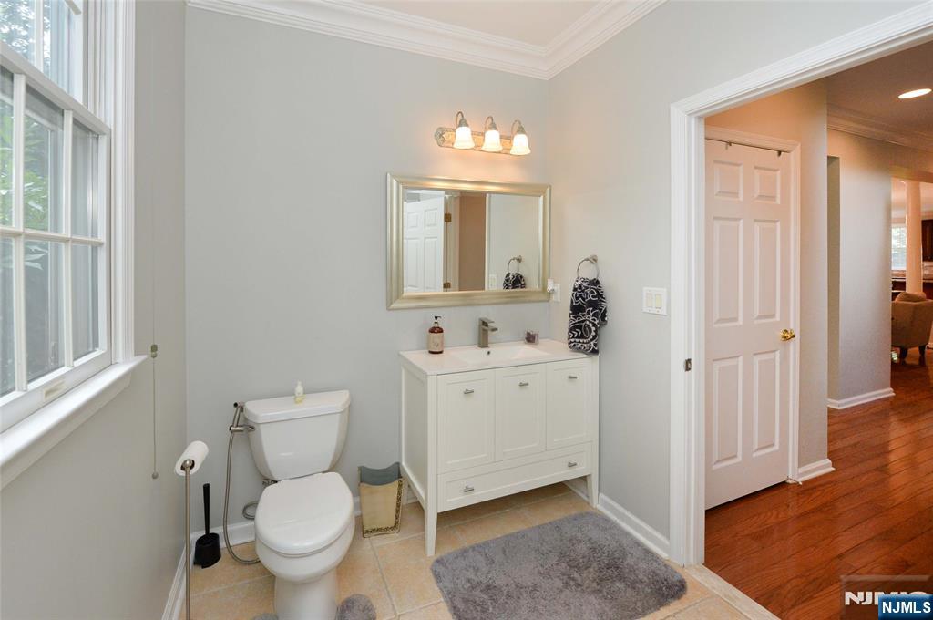 1 Woods Edge Road Old Tappan, NJ 07675 - Photo 11 of 41