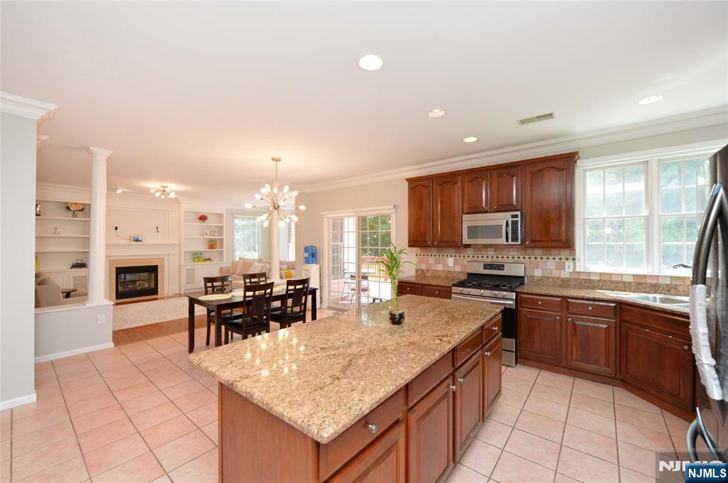1 Woods Edge Road Old Tappan, NJ 07675 - Photo 14 of 41
