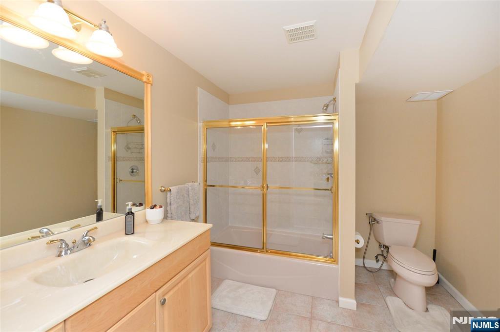 1 Woods Edge Road Old Tappan, NJ 07675 - Photo 28 of 41