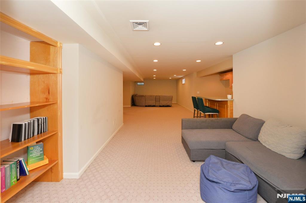 1 Woods Edge Road Old Tappan, NJ 07675 - Photo 31 of 41