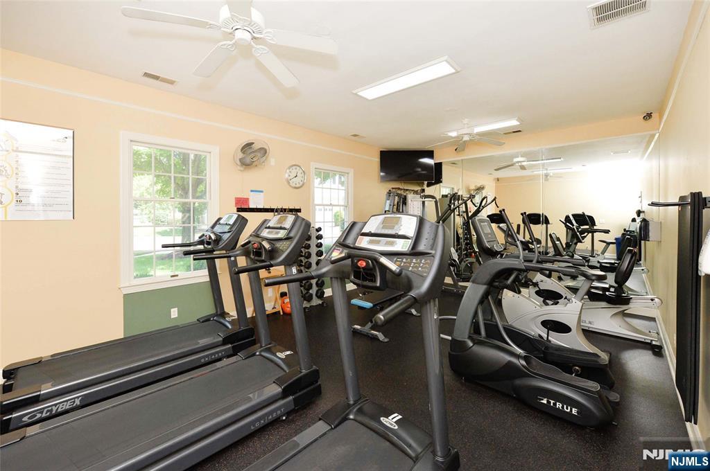 1 Woods Edge Road Old Tappan, NJ 07675 - Photo 38 of 41