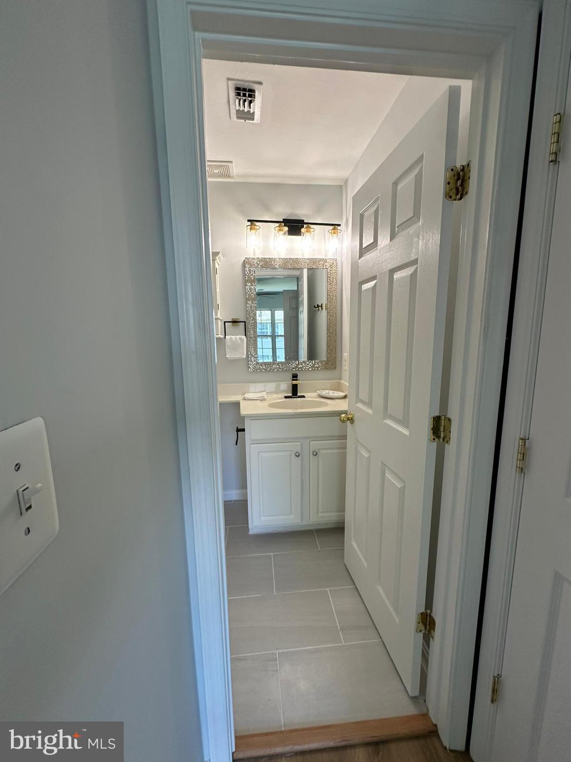 43577 Patching Pond Square Ashburn, VA 20147 - Photo 27 of 33